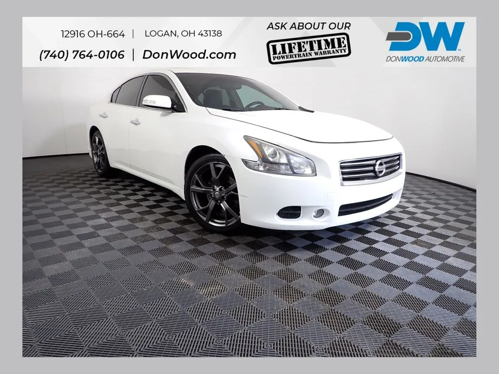 White 2014 Nissan Maxima 3.5 SV for sale in Logan, OH