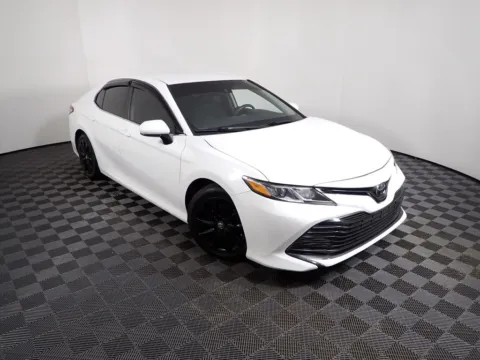 More photos of 2020 Toyota Camry LE at Don Wood Chevrolet, OH