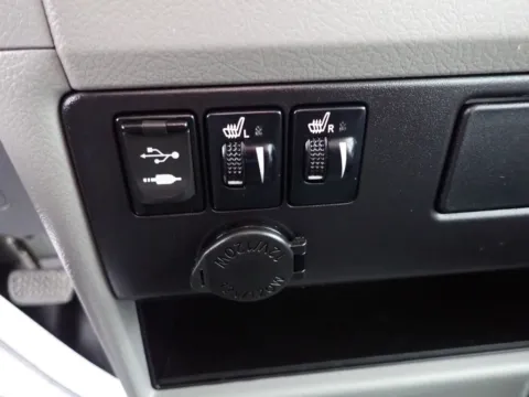 More photos of 2015 Toyota Sienna XLE at Don Wood Chevrolet, OH