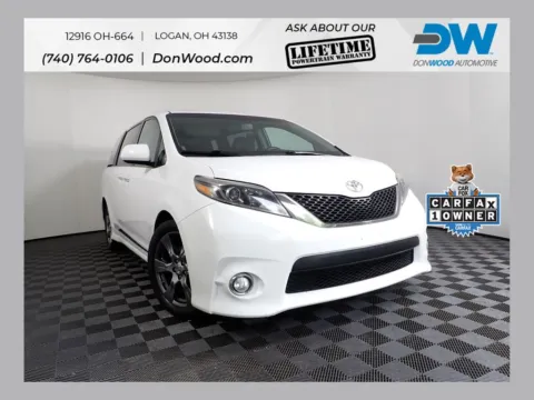 White 2017 Toyota Sienna SE for sale in Logan, OH