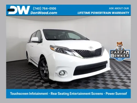White 2017 Toyota Sienna SE for sale in Logan, OH