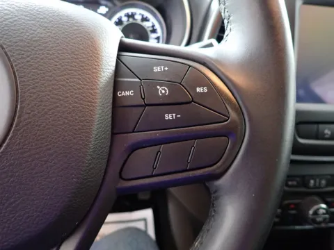 More photos of 2019 Jeep Cherokee Trailhawk at Don Wood Chevrolet, OH