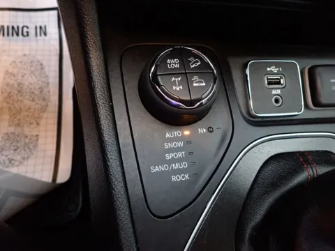 More photos of 2019 Jeep Cherokee Trailhawk at Don Wood Chevrolet, OH