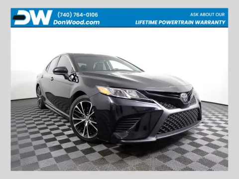 Black 2019 Toyota Camry SE for sale in Logan, OH