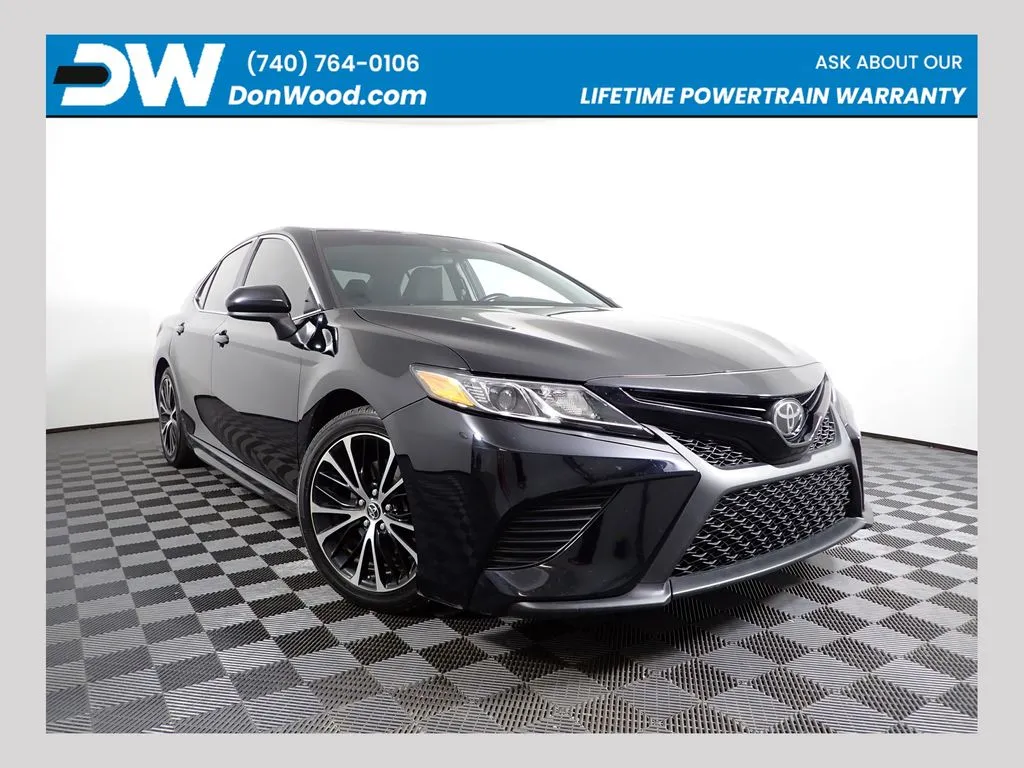 Black 2019 Toyota Camry SE for sale in Logan, OH