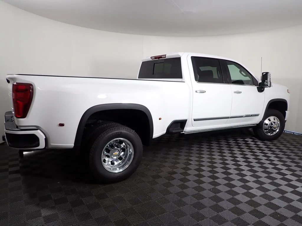 2026 Chevrolet Silverado 3500 HD High Country - Photo 18