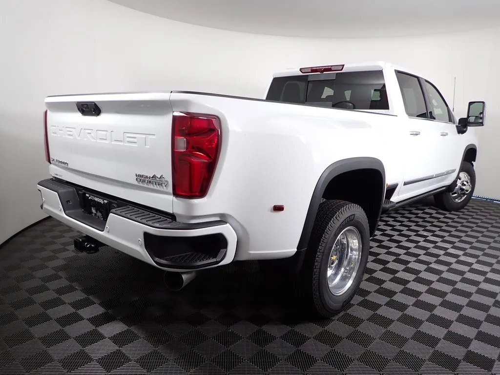 2026 Chevrolet Silverado 3500 HD High Country - Photo 17