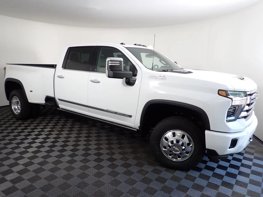 2026 Chevrolet Silverado 3500 HD High Country - Photo 8