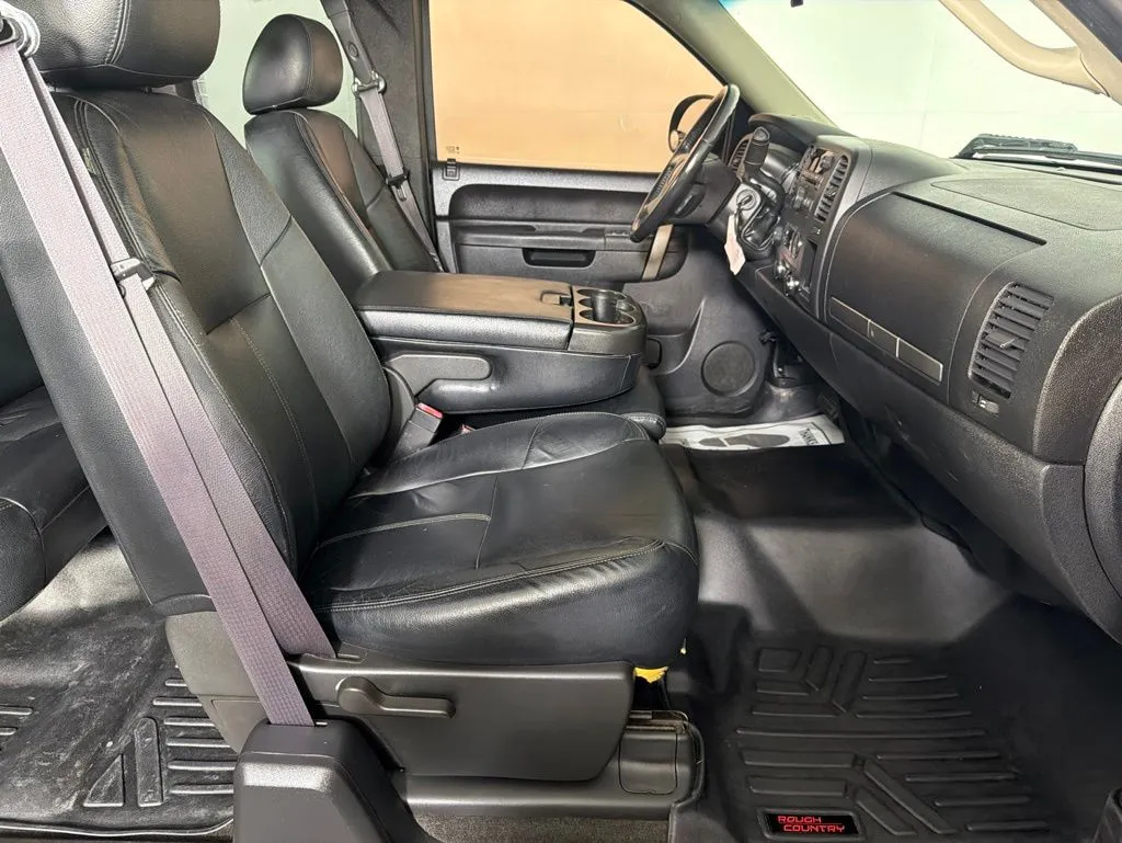2011 Chevrolet Silverado 1500 LT - Photo 30