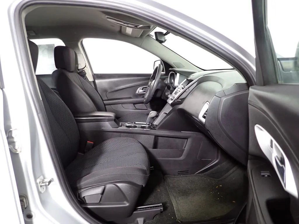 2014 Chevrolet Equinox LS - Photo 32