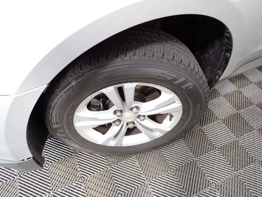 2014 Chevrolet Equinox LS - Photo 38