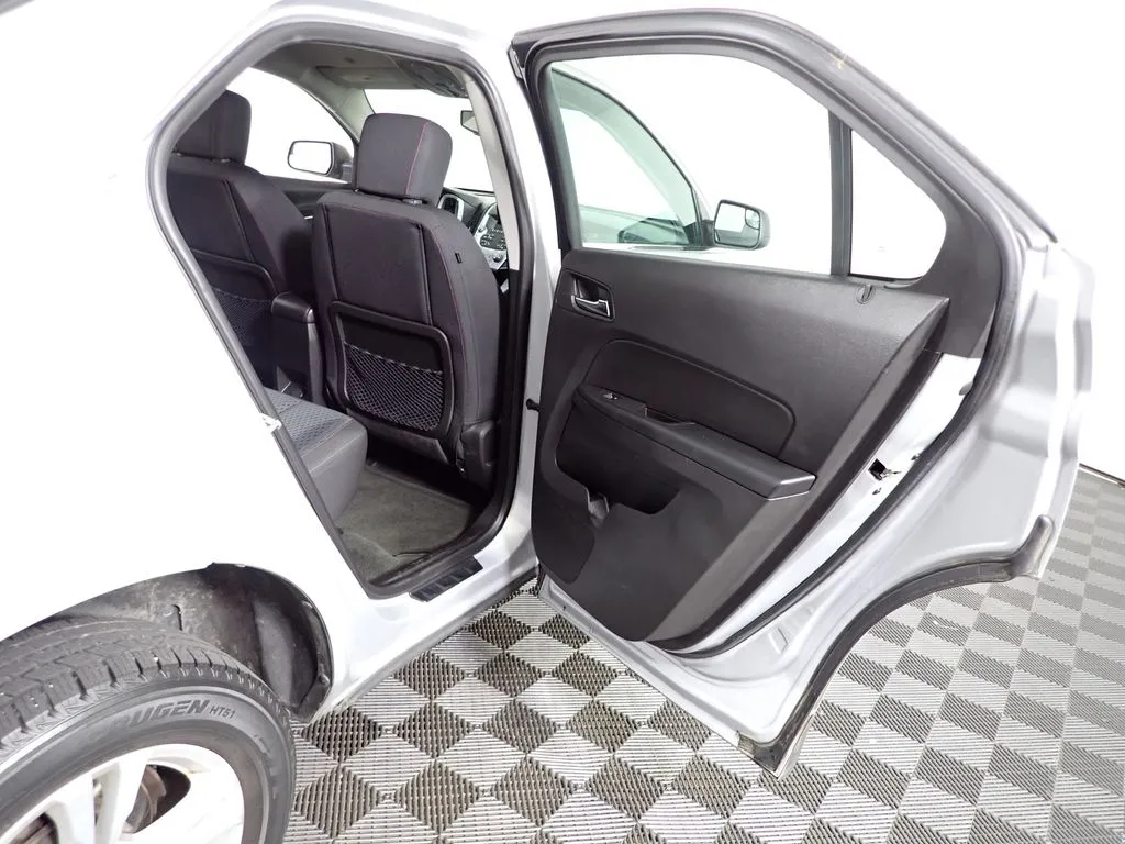 2014 Chevrolet Equinox LS - Photo 29