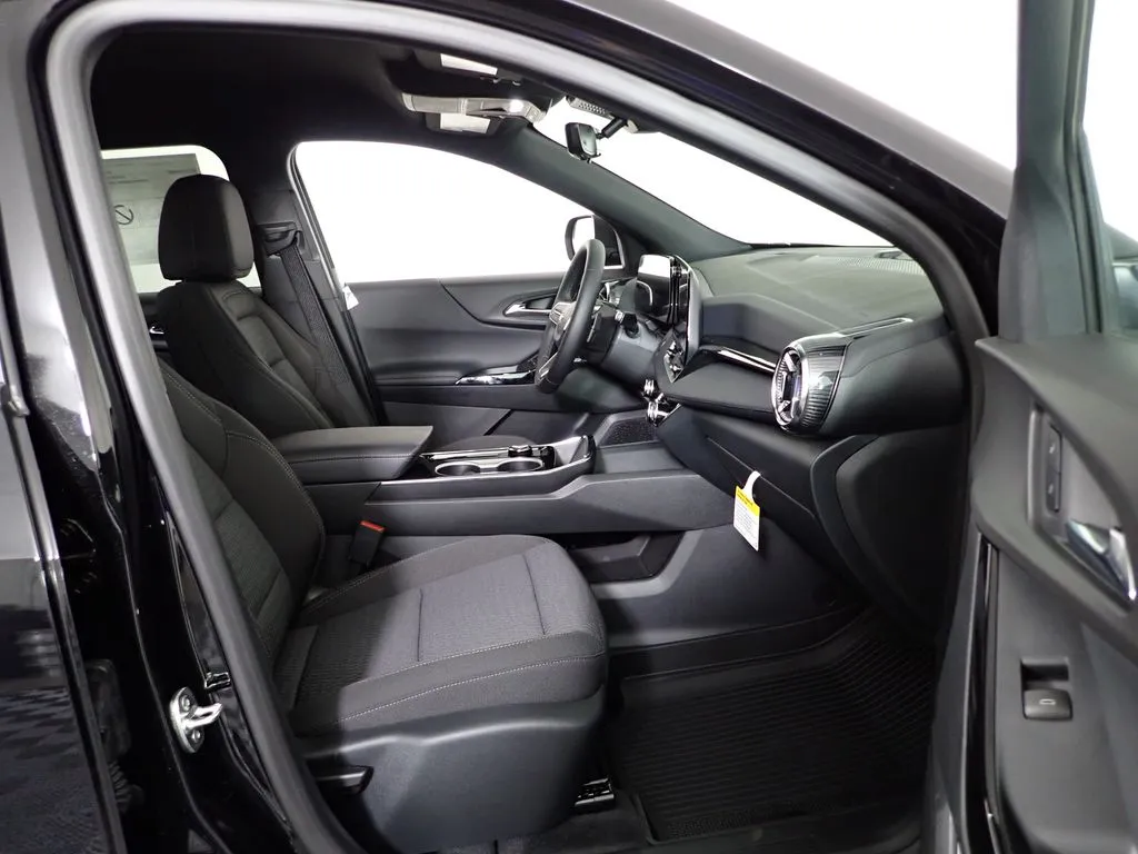 2026 Chevrolet Equinox LT - Photo 36