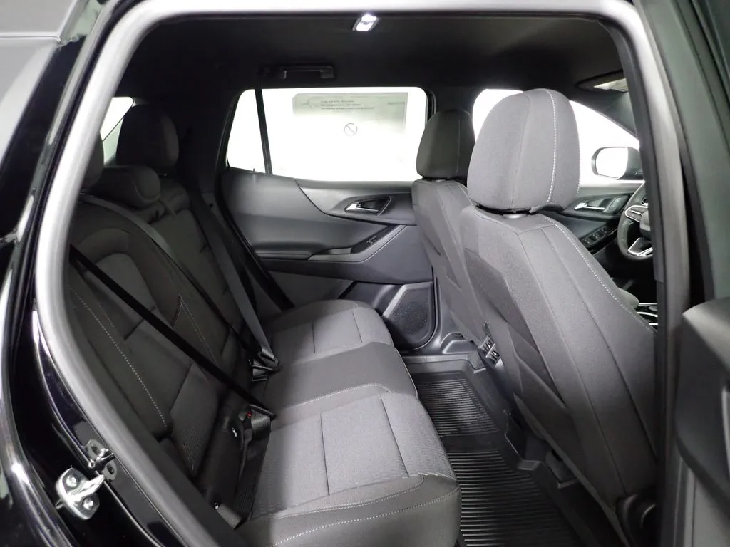 2026 Chevrolet Equinox LT - Photo 34