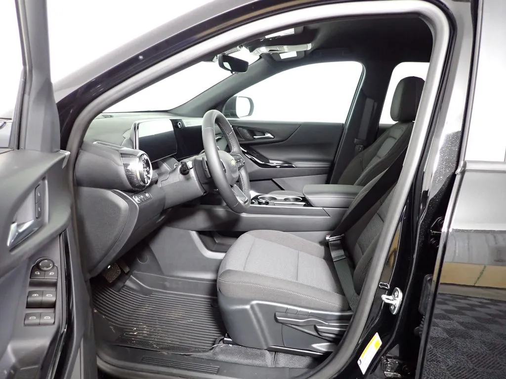 2026 Chevrolet Equinox LT - Photo 22