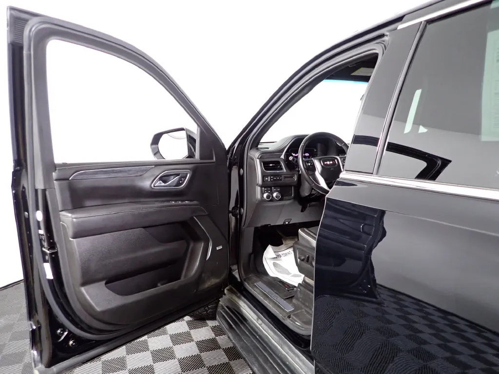GMC Yukon XL photo 20