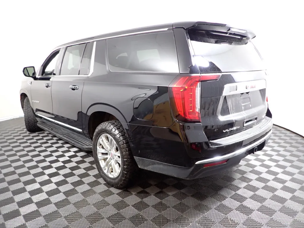 GMC Yukon XL photo 13