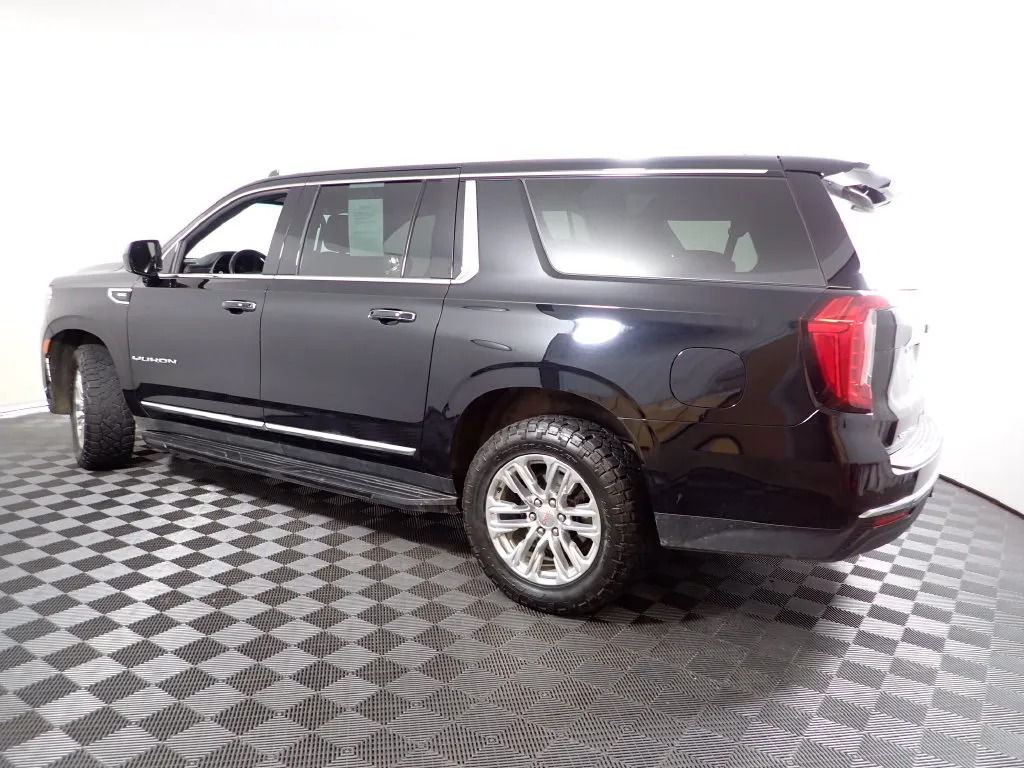 GMC Yukon XL photo 12