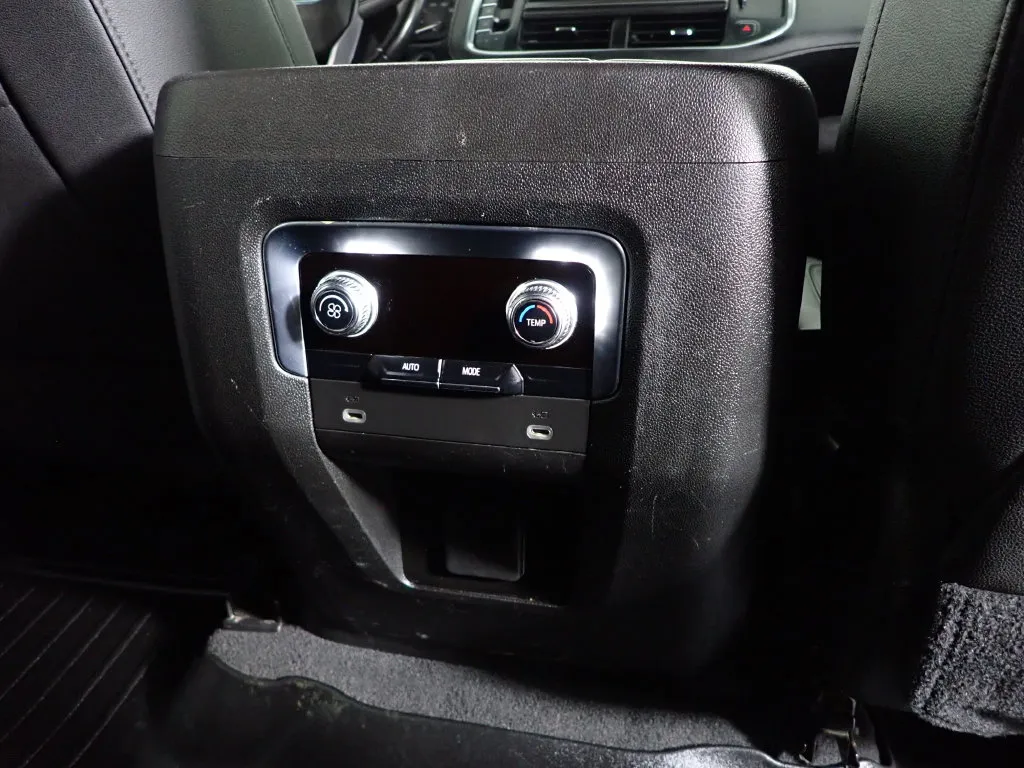 GMC Yukon XL photo 39