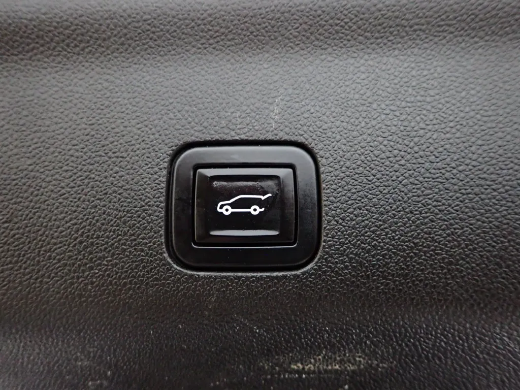 GMC Yukon XL photo 17