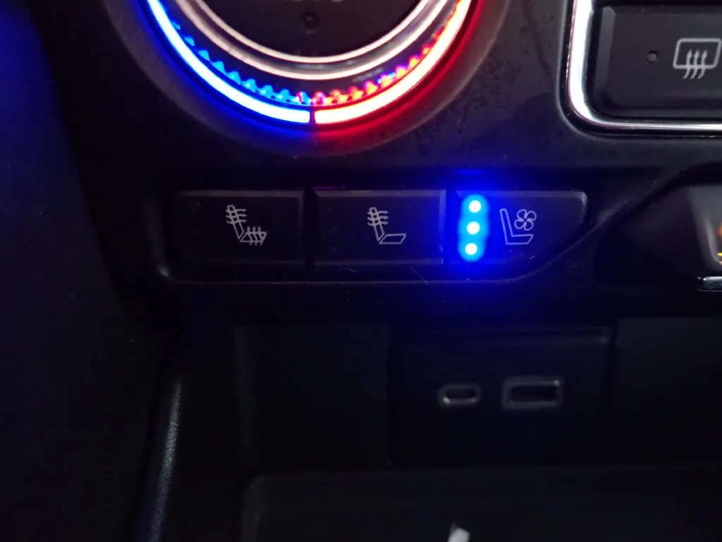 GMC Yukon XL photo 7