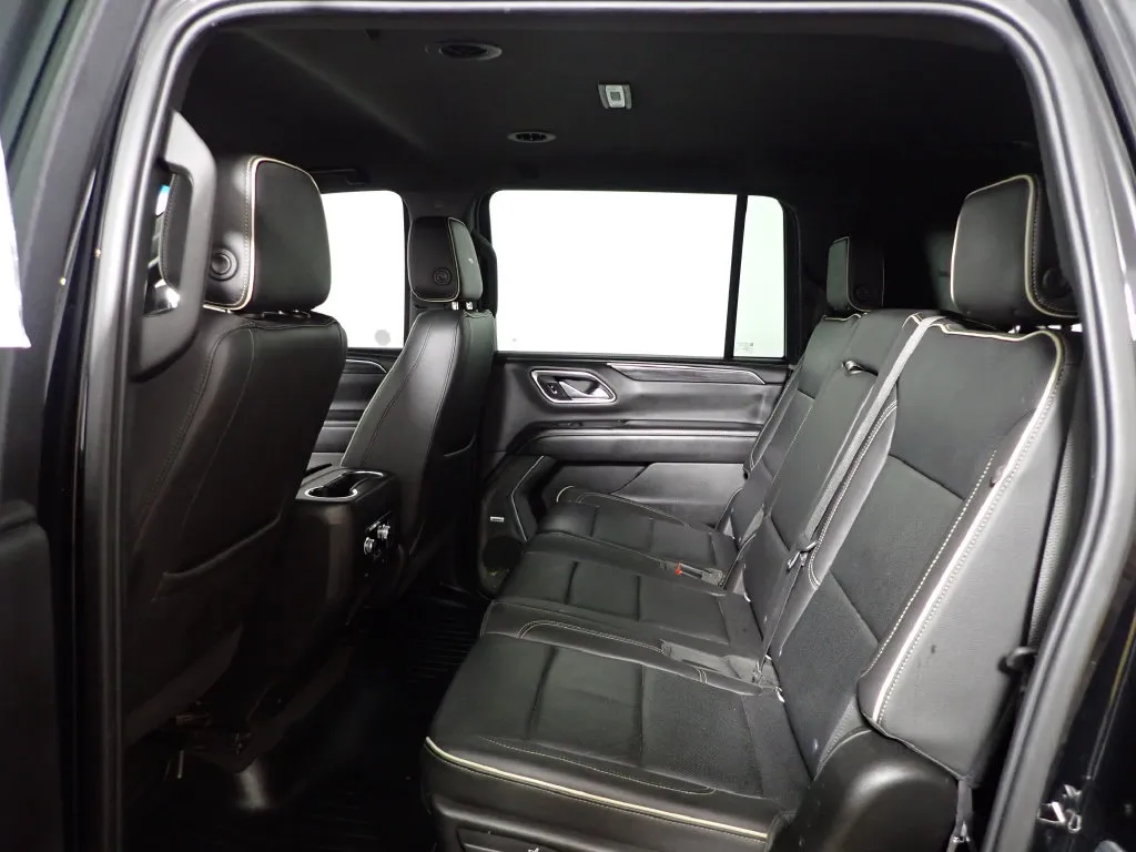 GMC Yukon XL photo 35