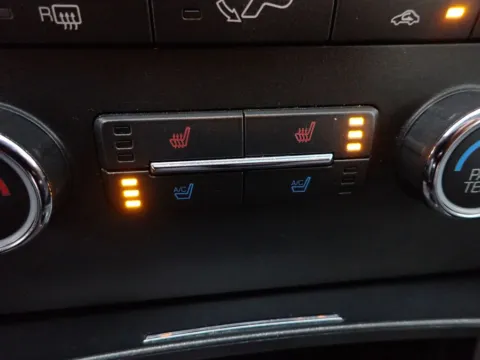 More photos of 2010 Lincoln MKZ at Don Wood Chevrolet, OH