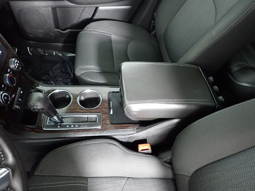 2016 Chevrolet Traverse 1LT - Photo 31
