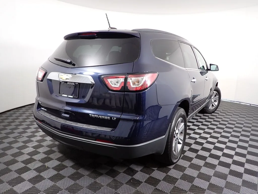 2016 Chevrolet Traverse 1LT - Photo 18