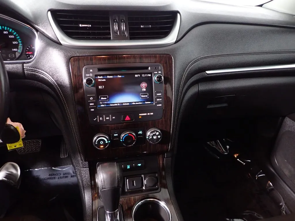 2016 Chevrolet Traverse 1LT - Photo 30