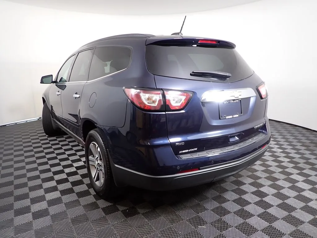 2016 Chevrolet Traverse 1LT - Photo 14