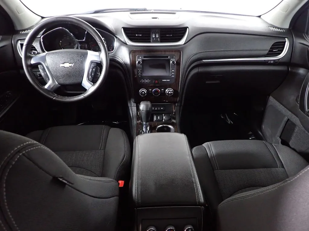 2016 Chevrolet Traverse 1LT - Photo 32