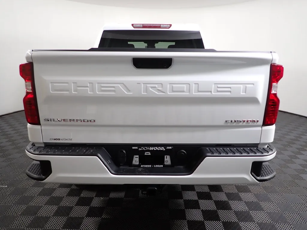 Chevrolet Silverado photo 11