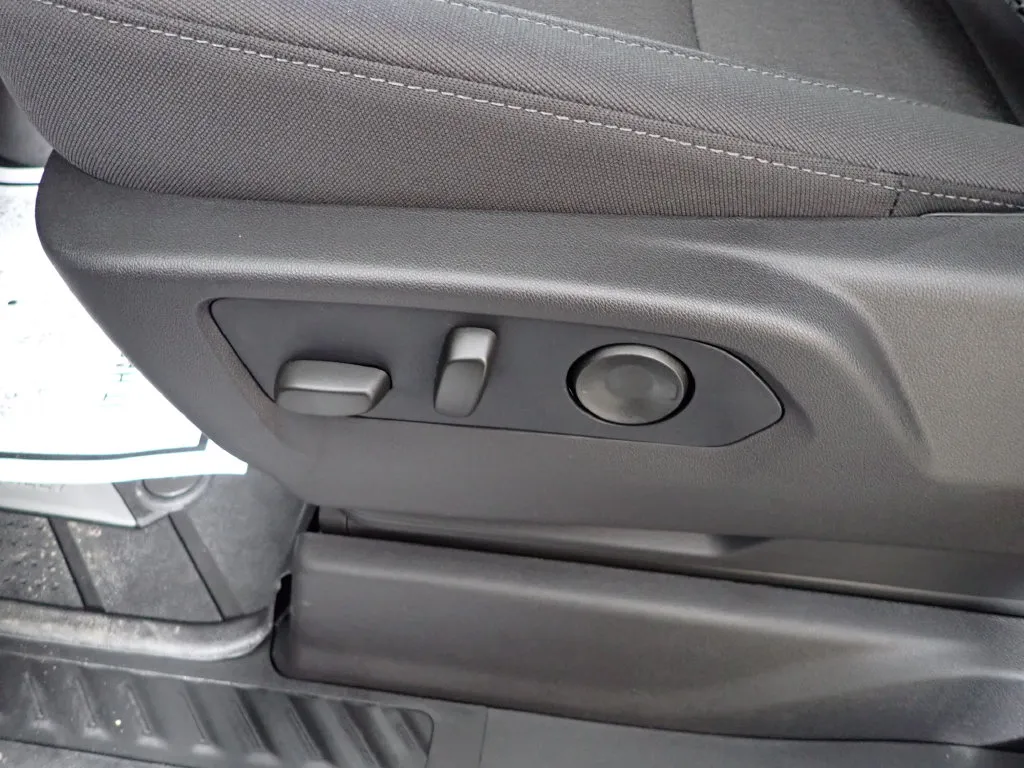 Chevrolet Silverado photo 19
