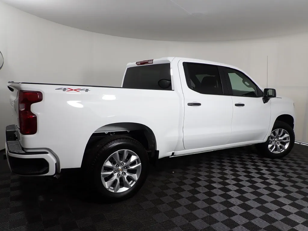 Chevrolet Silverado photo 15