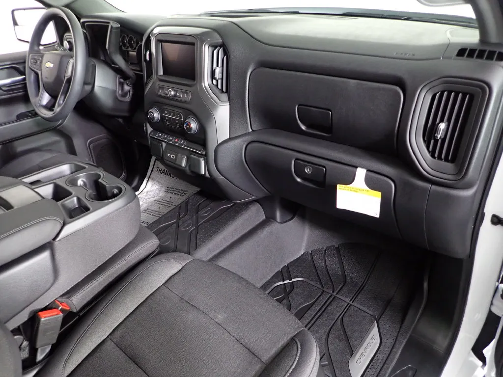 Chevrolet Silverado photo 33