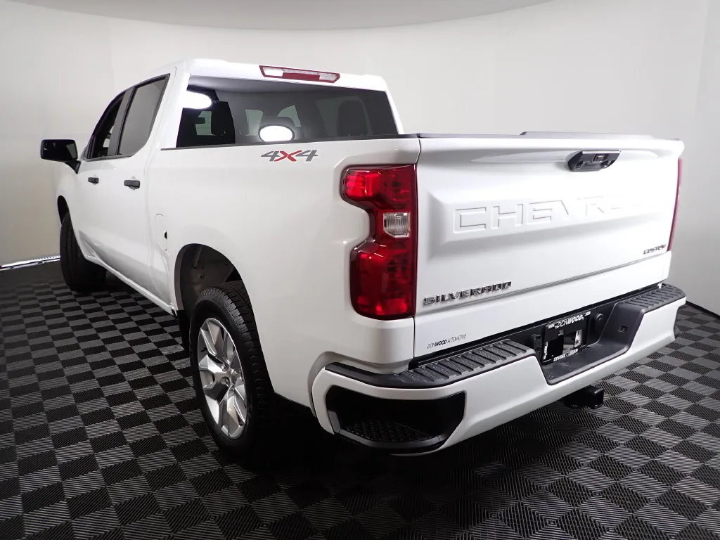 Chevrolet Silverado photo 10