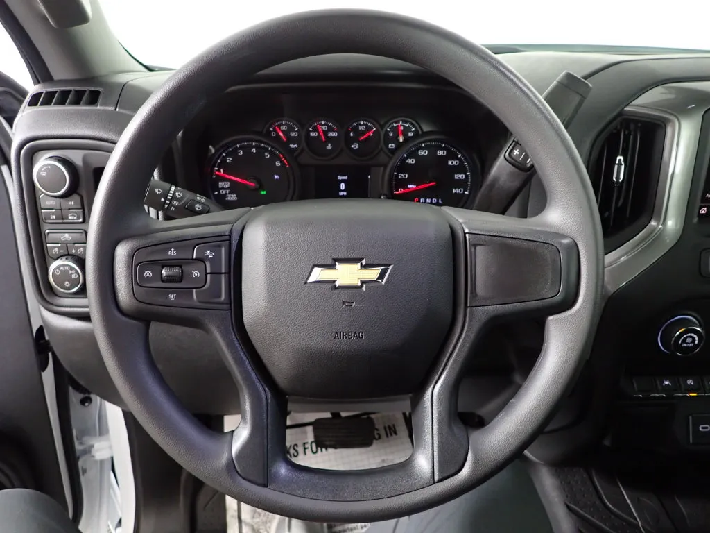 Chevrolet Silverado photo 22