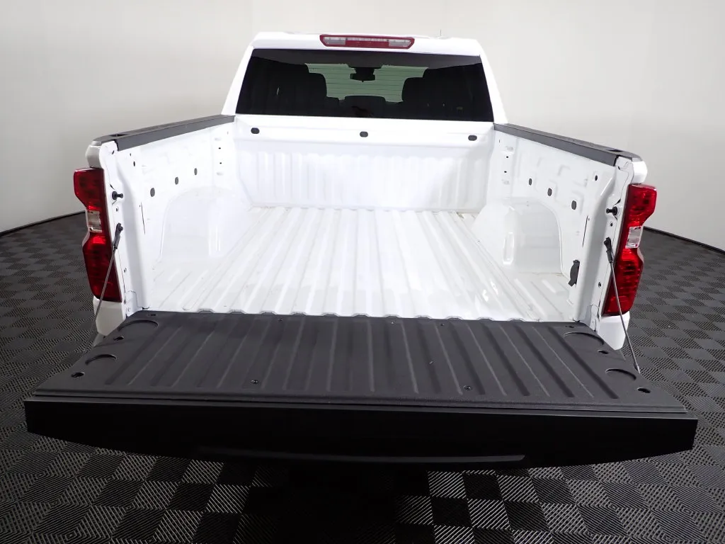 Chevrolet Silverado photo 13