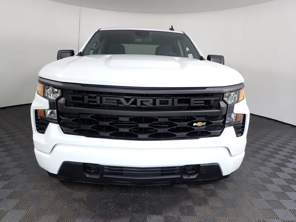 Chevrolet Silverado photo 6