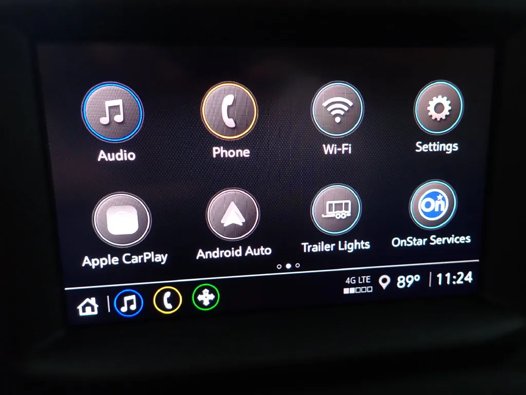 Chevrolet Silverado photo 3