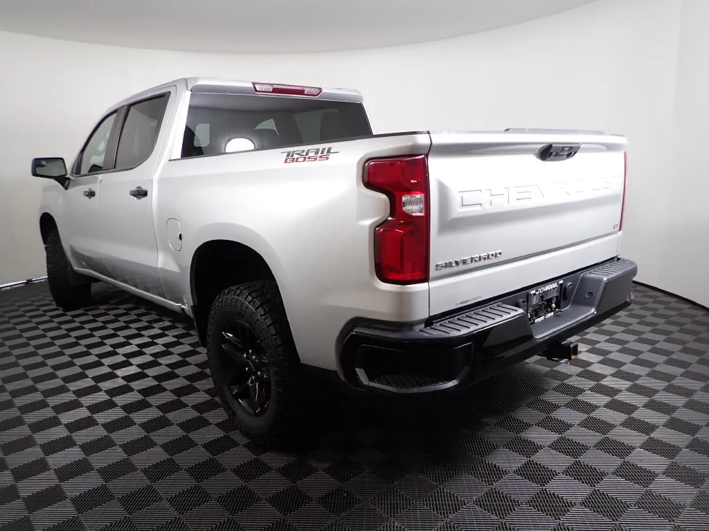 Chevrolet Silverado photo 13
