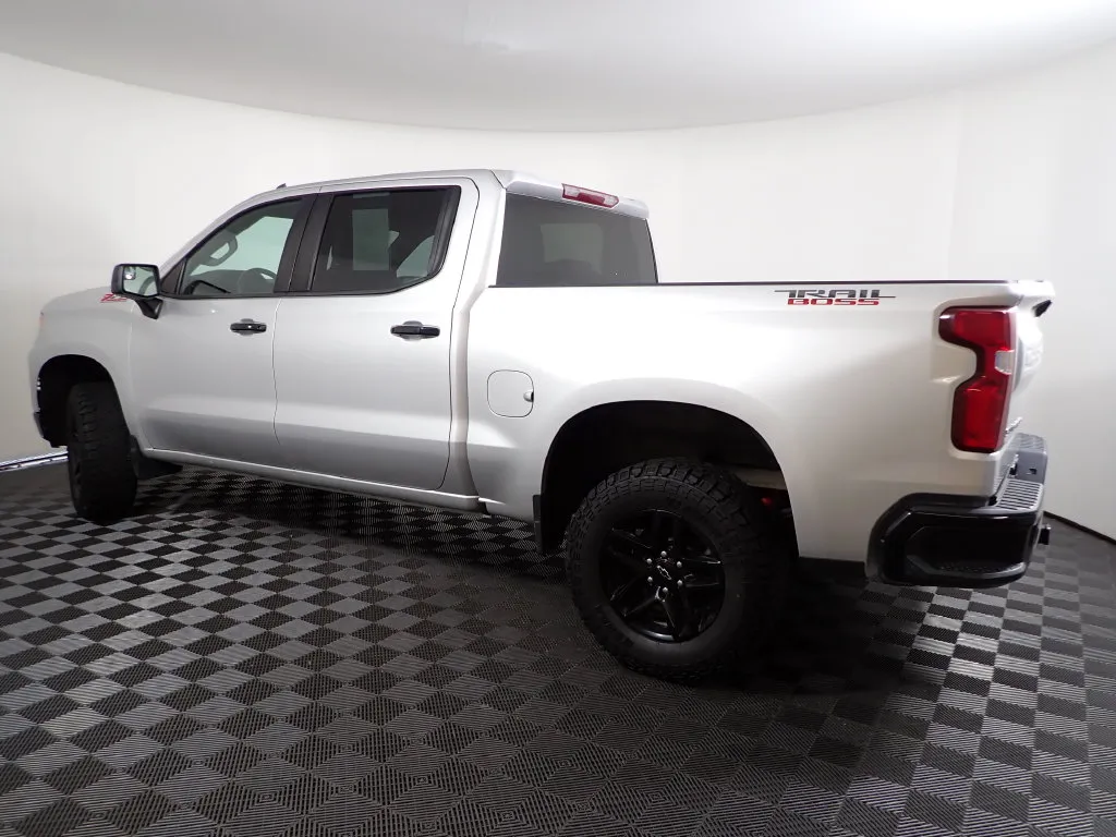 Chevrolet Silverado photo 12