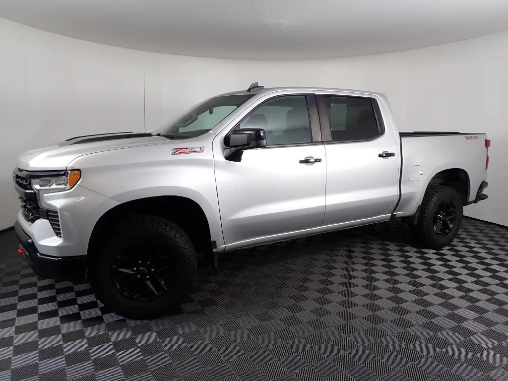 Chevrolet Silverado photo 11