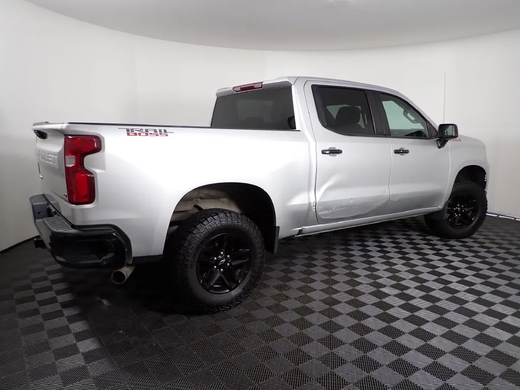 Chevrolet Silverado photo 18