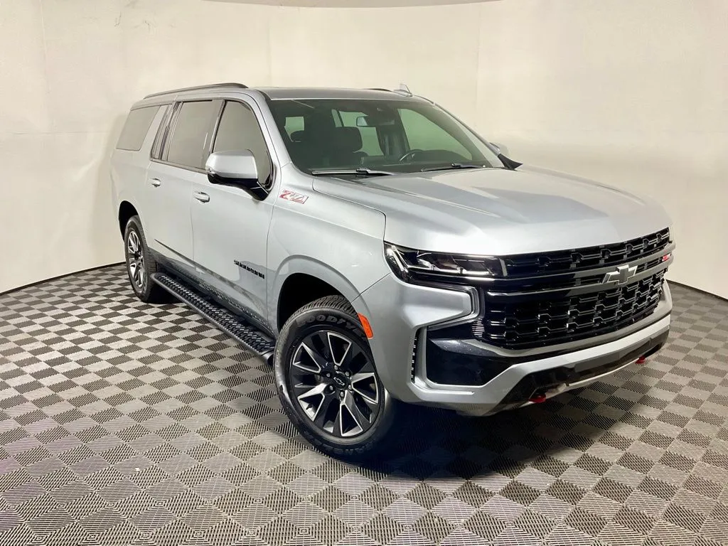 Chevrolet Suburban photo 8