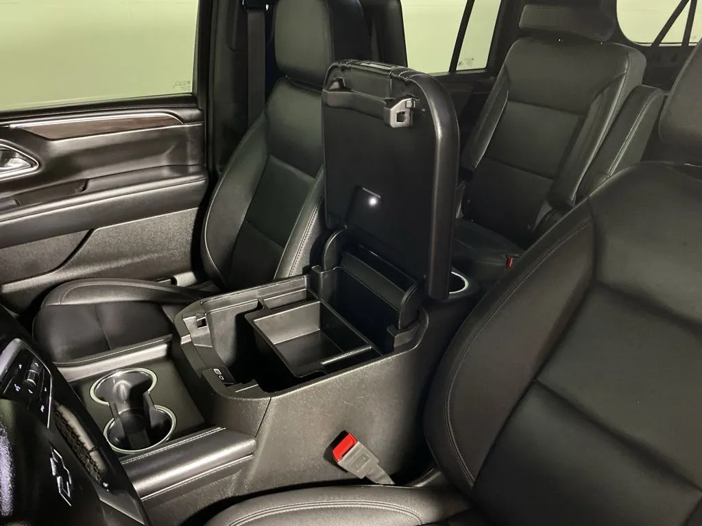 Chevrolet Suburban photo 32