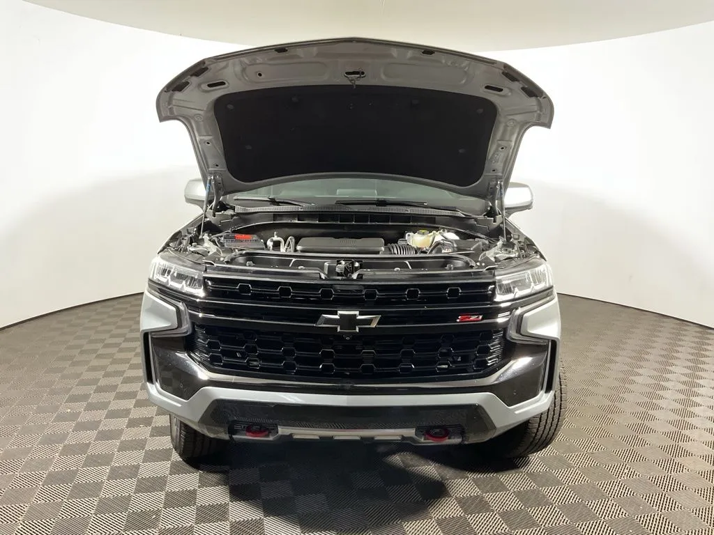 Chevrolet Suburban photo 11