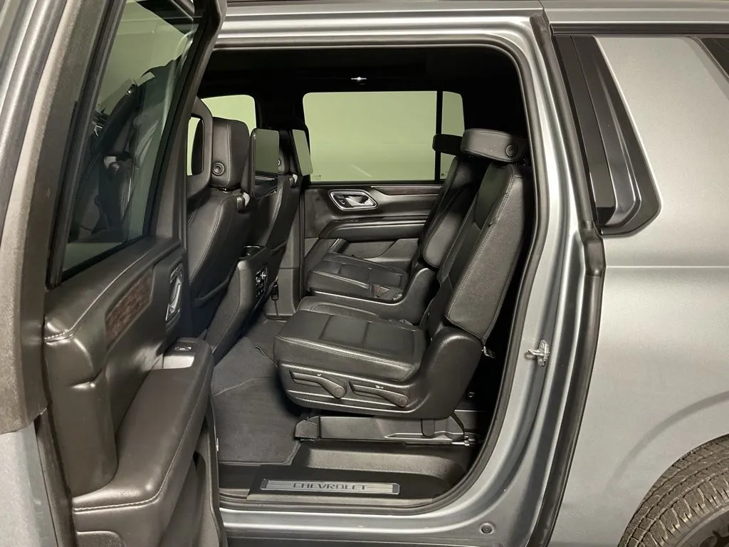 Chevrolet Suburban photo 34