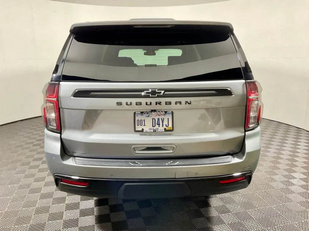Chevrolet Suburban photo 15